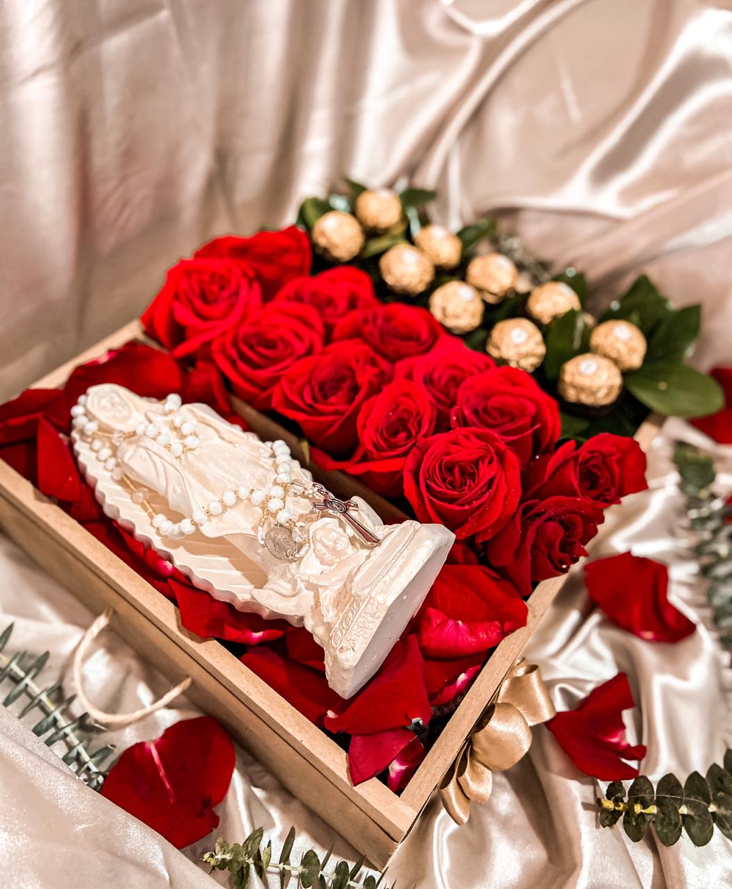 VIRGEN MARIA - Helena - Detalles